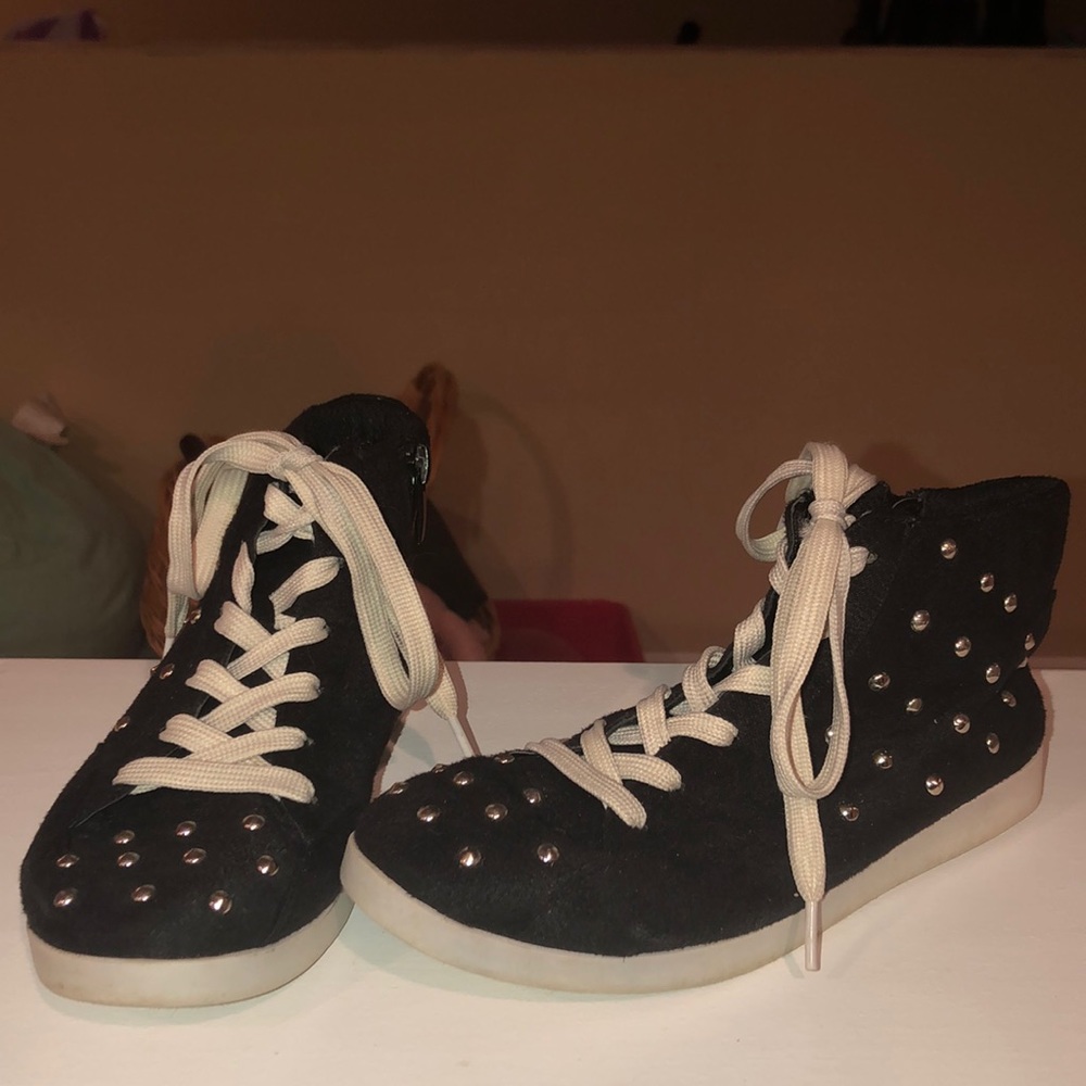 Studded girls shoes